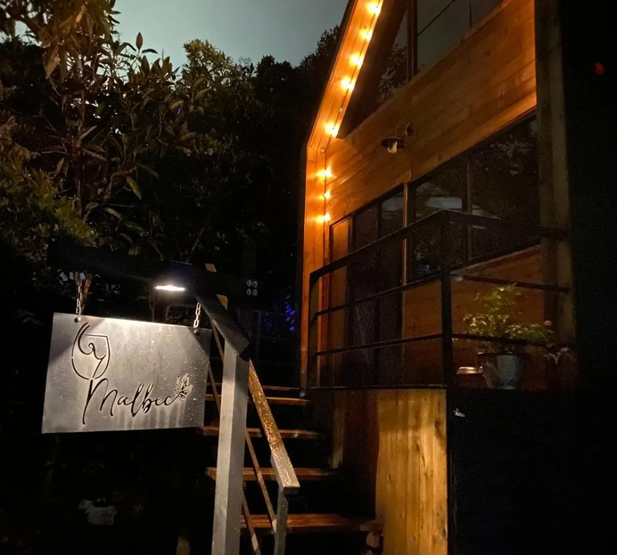 Chalet Cabana Malbec - La Cava Lodge Medellin Colombia